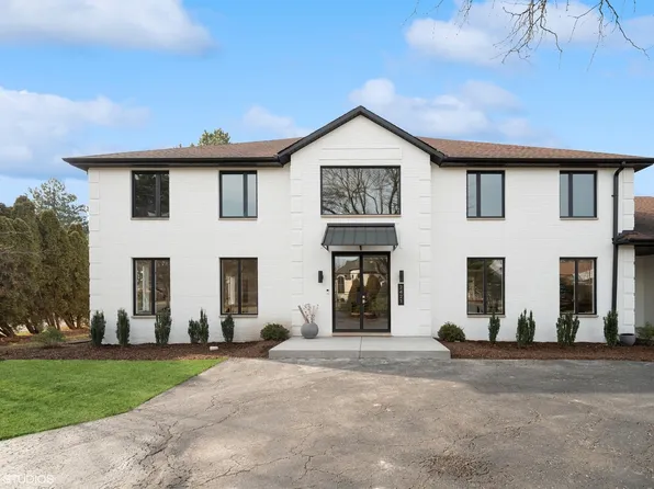 2421 Dorina Dr, Northfield, IL 60093