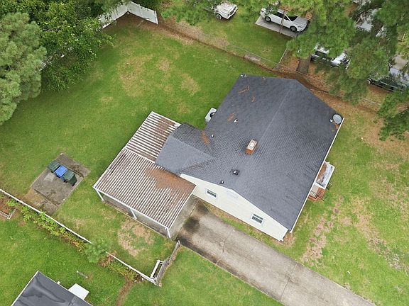 5th image of 404 Dewey Street SW