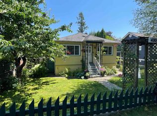 430 Garrett St, New Westminster, BC V3L 3S2