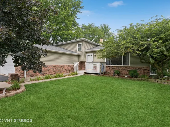 212 Buli Ln, Bolingbrook, IL 60490