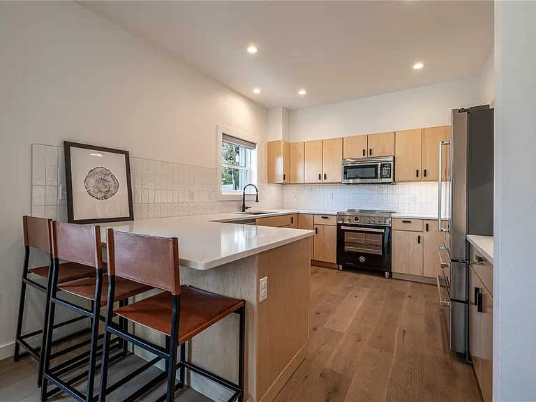 113 W Whitman St #A — Photo 9