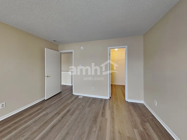 1939 Dutch Elm Dr — Photo 19
