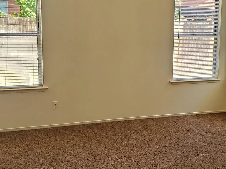 4302 W Cambridge Ave — Photo 8