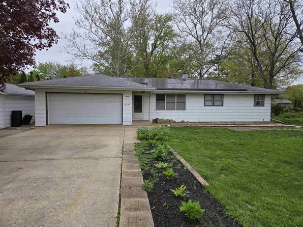 4440 Adele St, Roscoe, IL 61073