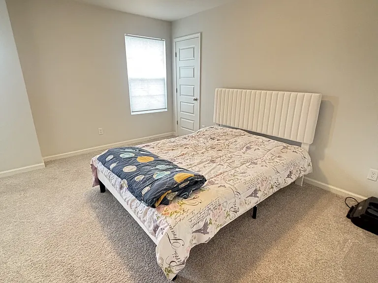 531 Montrose Dr — Photo 7