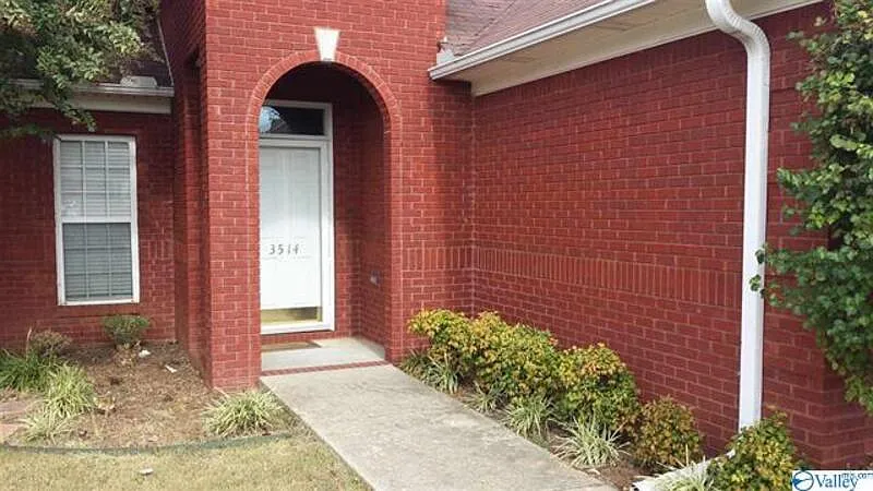 3 bed, 2.0 bath, 1566 sqft, $1,625 — Photo 2