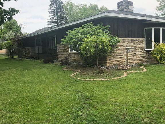 2nd image of 441 Balsam St
