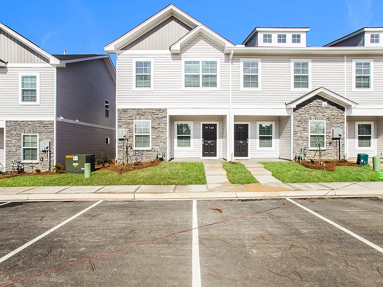 722 Wild Duck Ln — Photo 1