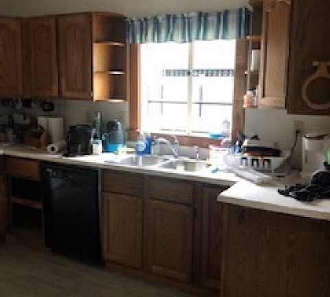5th image of 920 B Ave