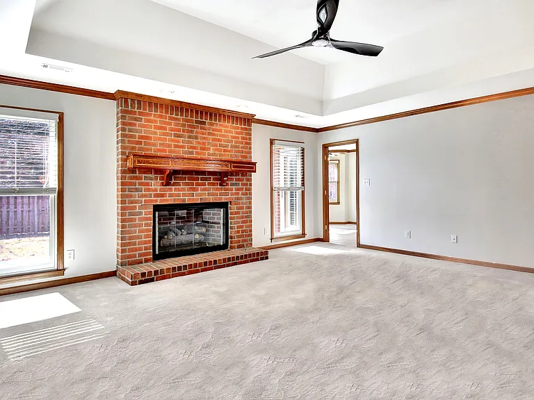 401 Tenterden Curv — Photo 9