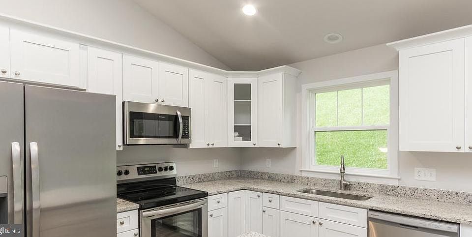 1st image of 2457 24th St