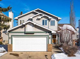 146 W Hawkdale Cir NW, Calgary, AB T3G 2W9
