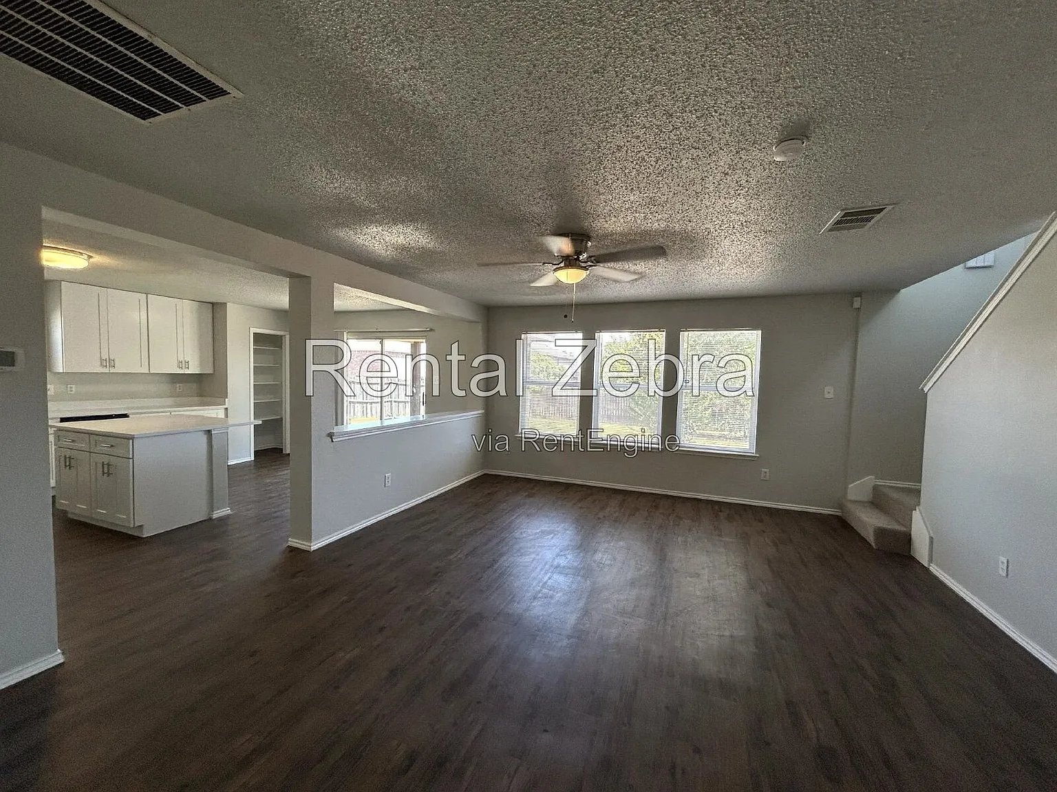 3 bed, 2.5 bath, 1799 sqft, $2,300 — Photo 3