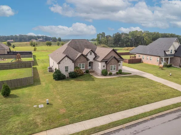 132 Bloomsbury Dr, Portland, TN 37148