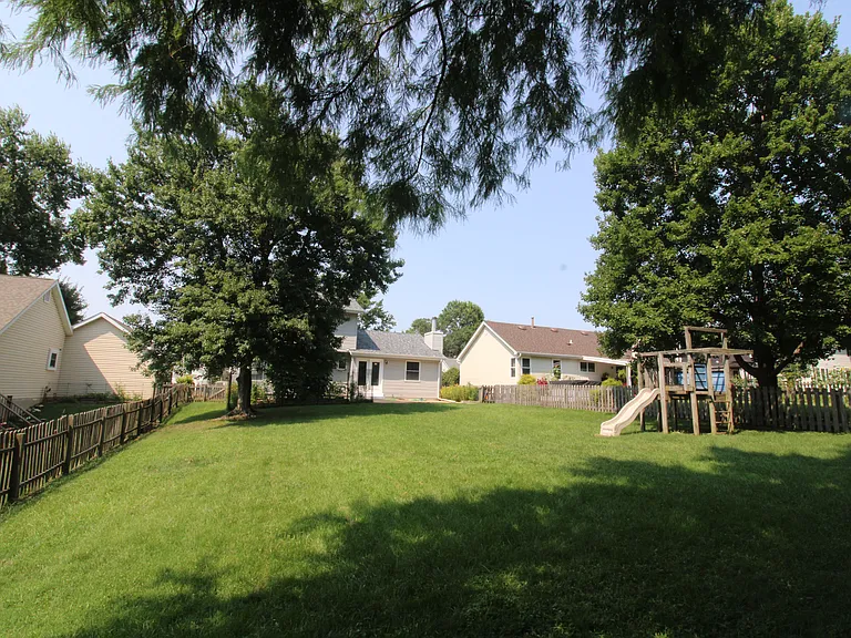 912 Oakwood Farms Ln — Photo 39
