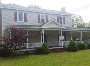 402 SE 3rd St, Snow Hill, NC 28580