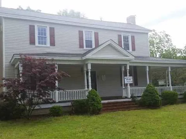402 SE 3rd St, Snow Hill, NC 28580