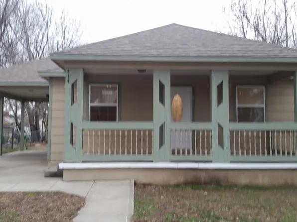 414 S 8th St, Arkansas City, KS 67005