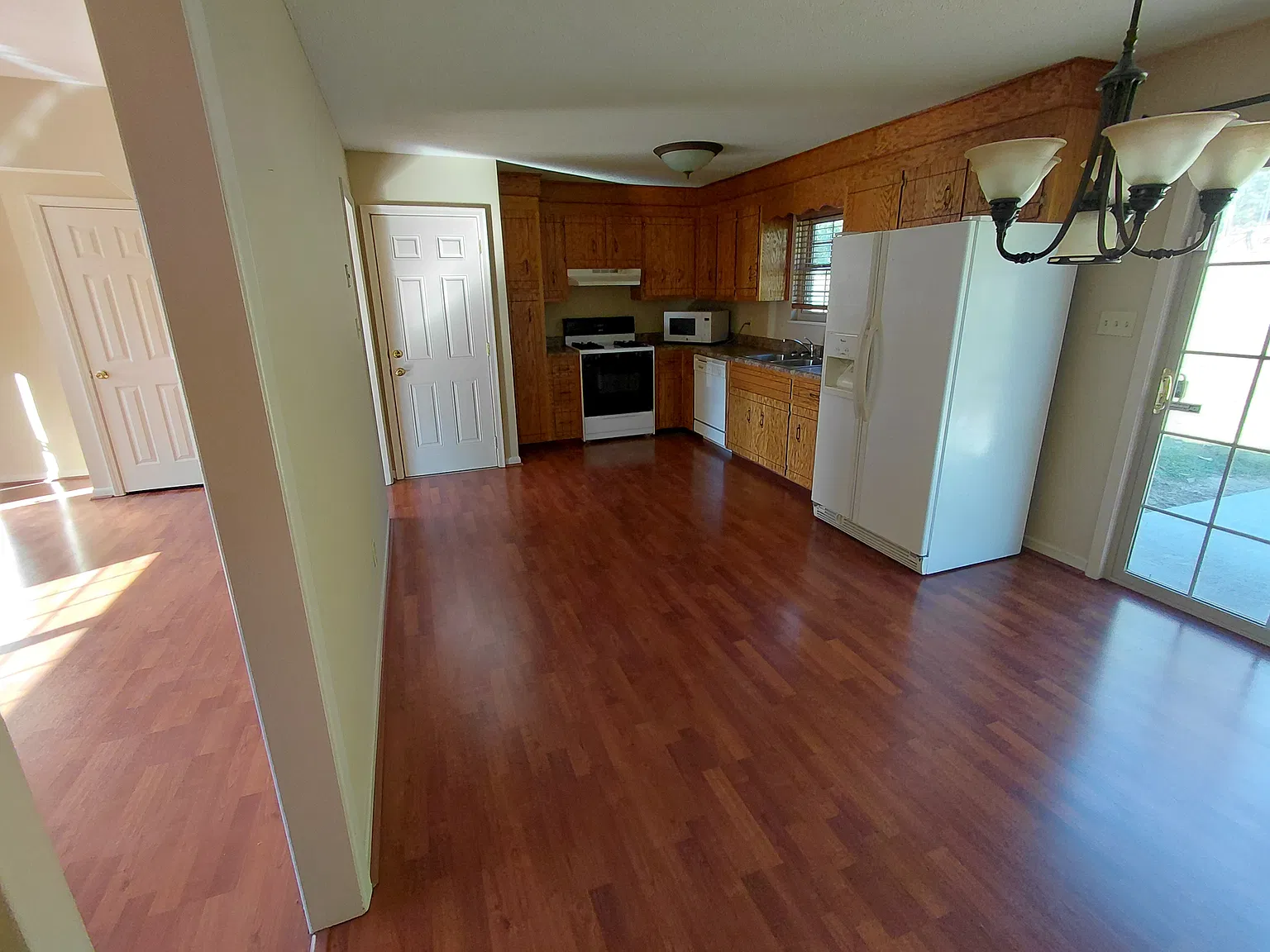371 Eldorado Cir — Photo 4
