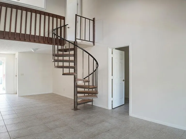 13368 Bedford Mews Ct — Photo 6