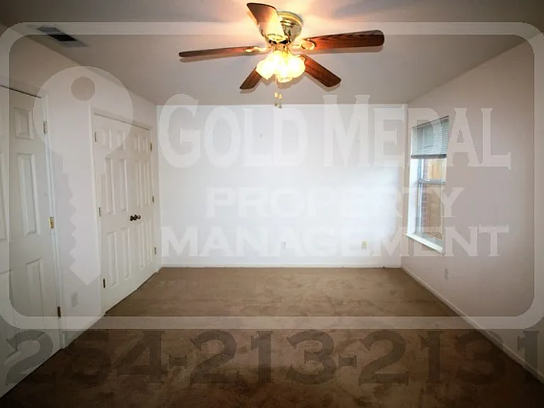 217 Janelle Dr — Photo 4