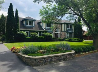 2909 35th St, Oak Brook, IL 60523