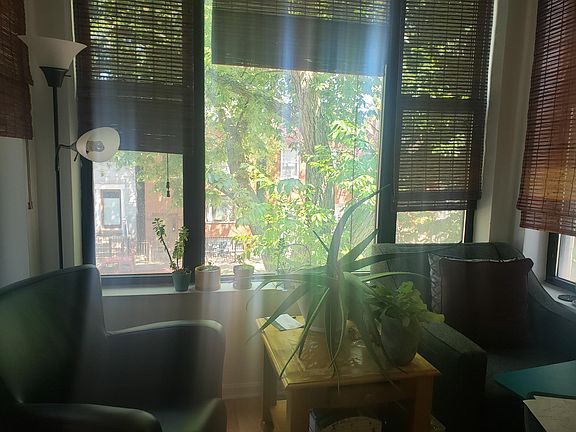 3rd image of 1018 S Oakley Blvd #2