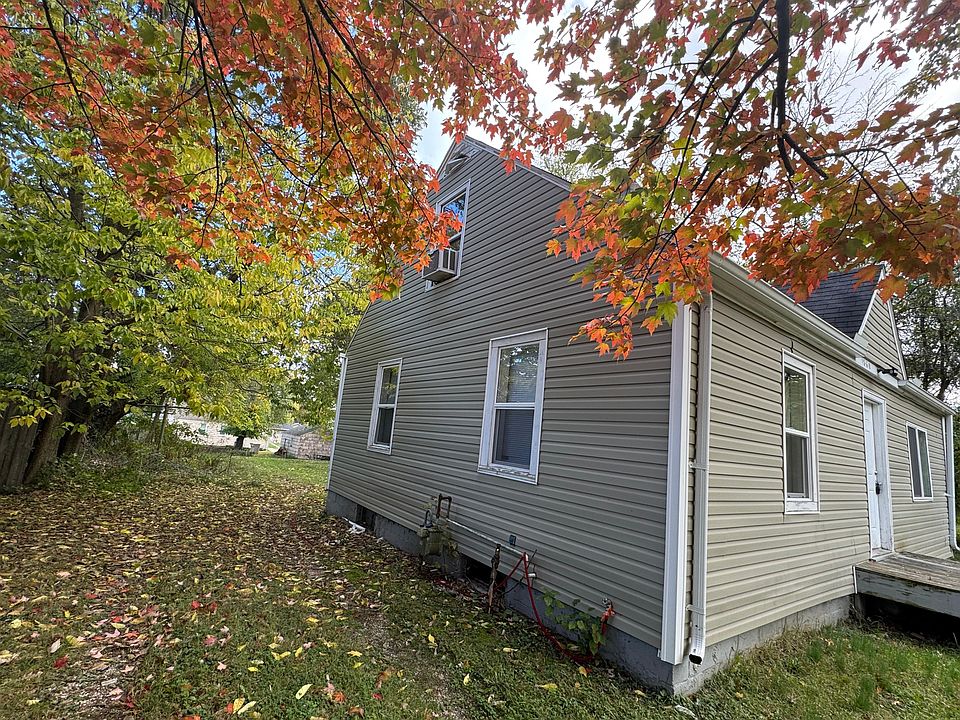2nd image of 1860 Huey St