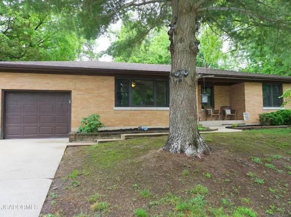 2303 Hillsdale Dr, Jefferson City, MO 65109