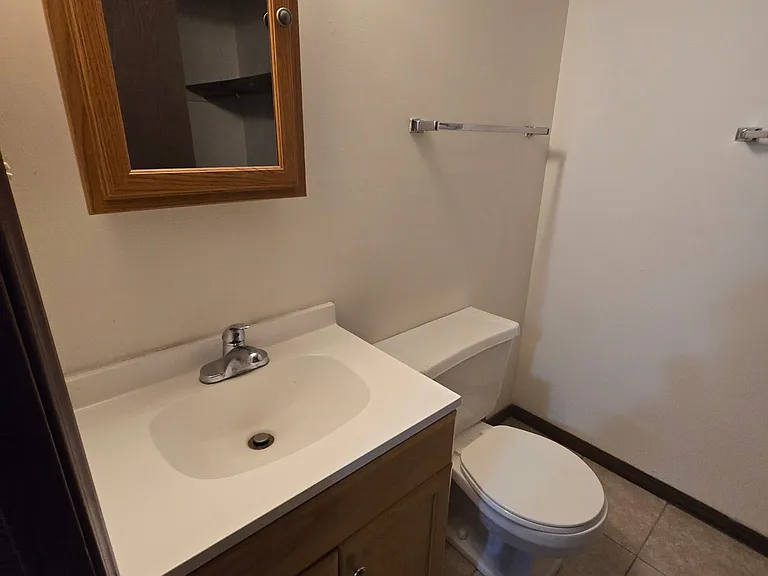 125 Albany Dr #B — Photo 11