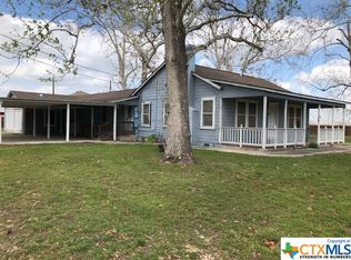 616 E Martindale St, Seguin, TX 78155