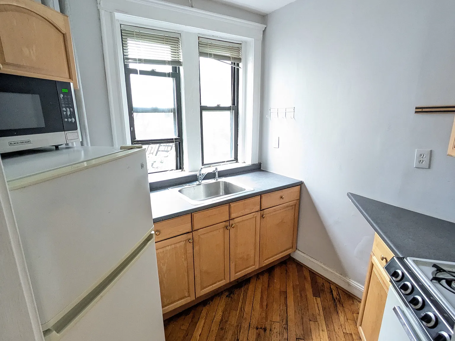 1 bed, 444 sqft, $2,400 — Photo 4