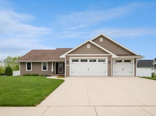 1883 Wizard Way, De Pere, WI 54115