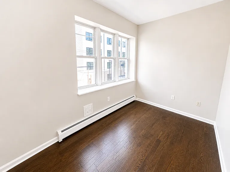 398-400 S 15th St #201 — Photo 4