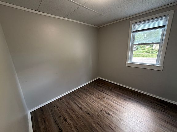 2nd image of 308 E Walnut St APT 8