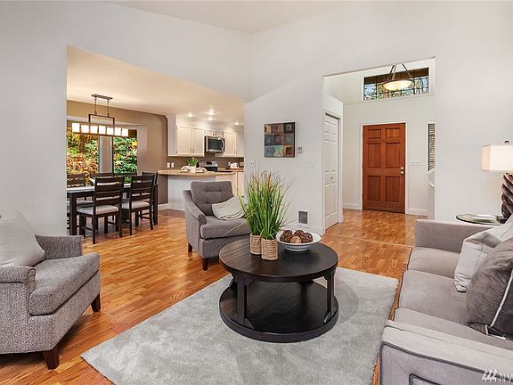 4th image of 15704 208th Ave NE