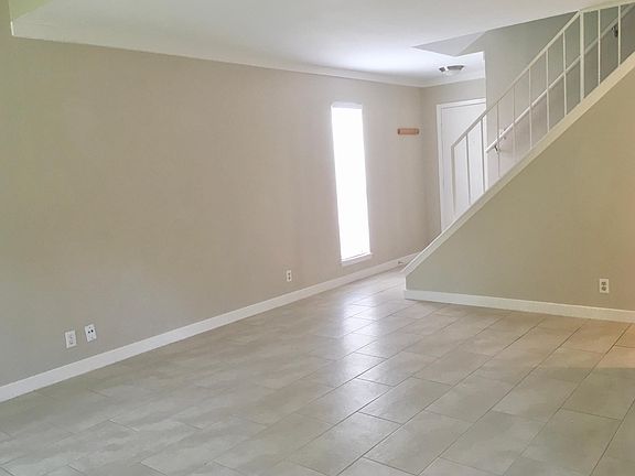 Living Room with Crown Molding