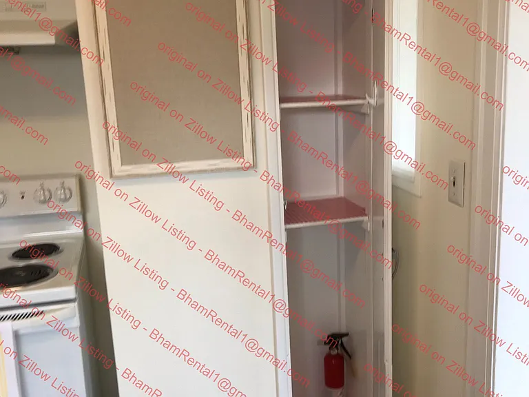 Lots of storage in kitchen