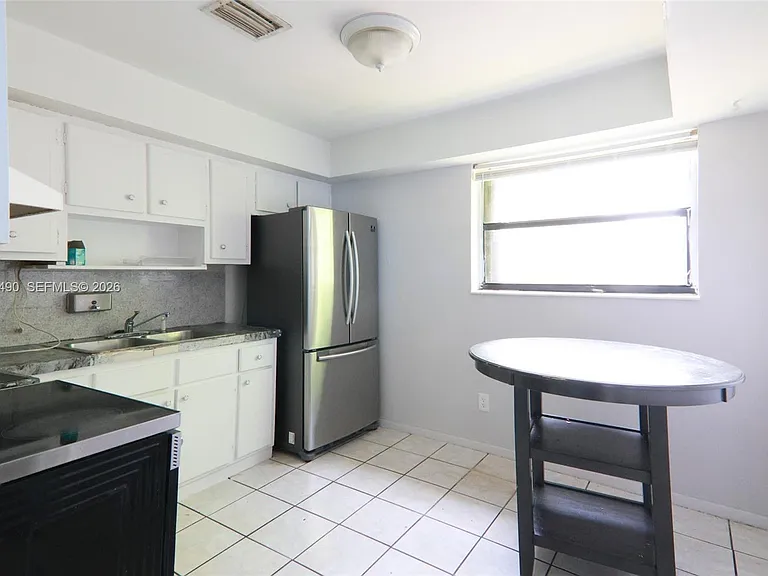 1321 N 58th Ave #1321 — Photo 9