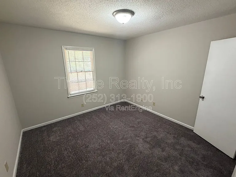 2249 Sherwood Ave — Photo 3