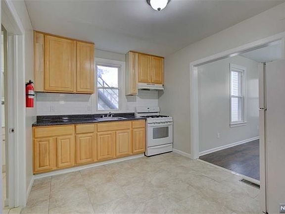 5th image of 88 Park Ave