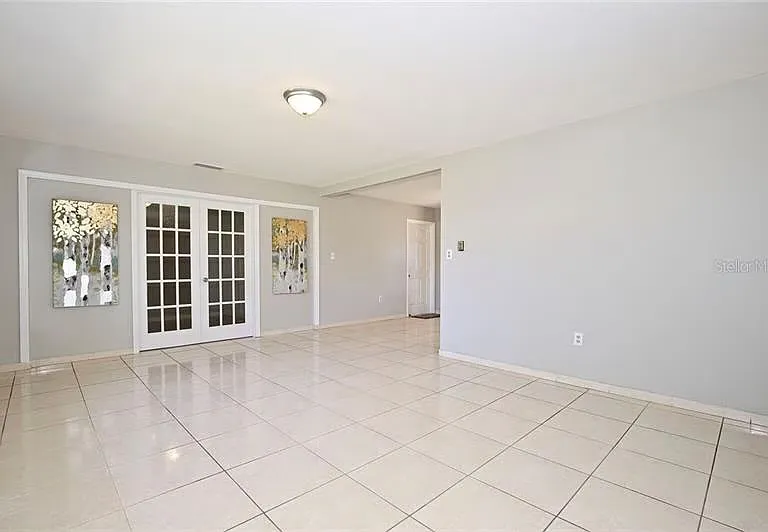 1309 Forester Ave — Photo 3