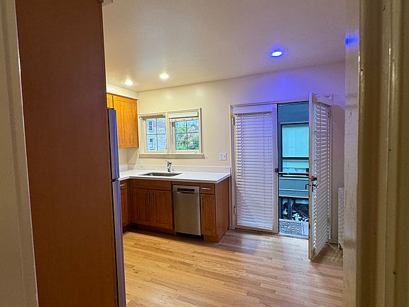 3rd image of 417 Harvard Ave E #8