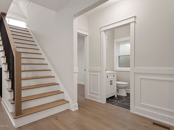 5th image of 2231 W 71st St