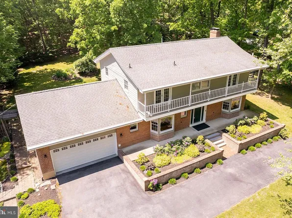 405 Spring Valley Dr, Winchester, VA 22603