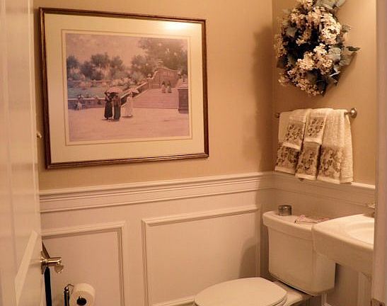 First floor 1/2 bath