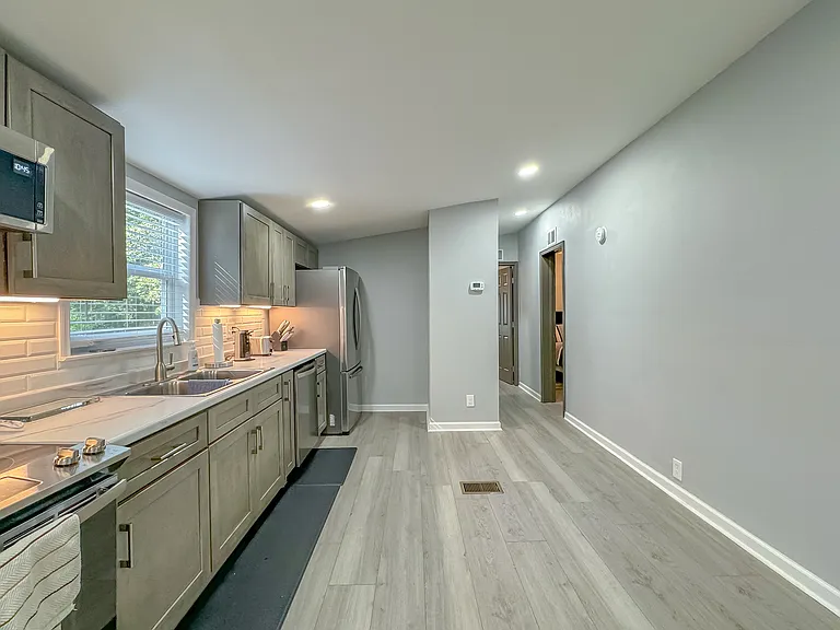 16957 Lake Christiana Ct — Photo 8