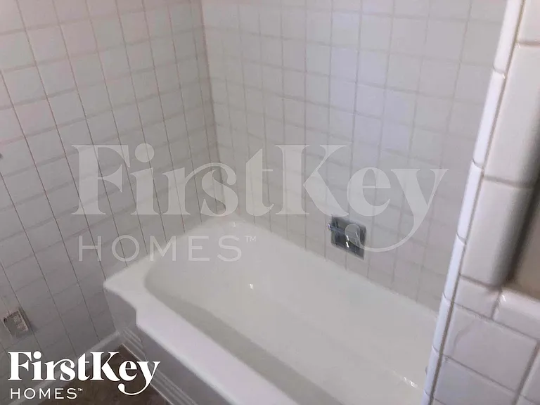 901 Elizabeth Dr — Photo 16