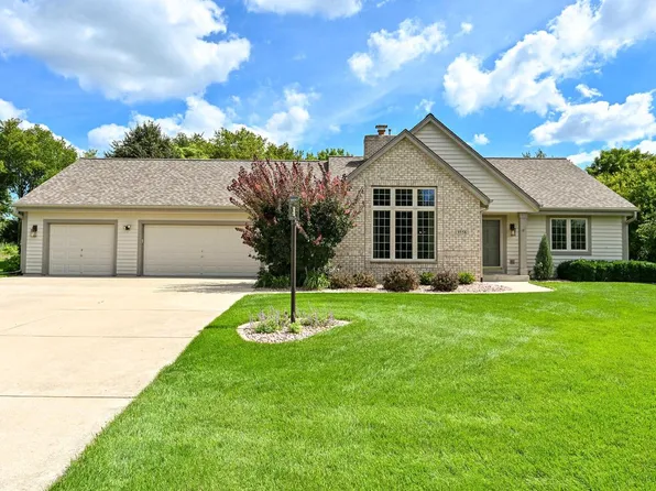 9558 S Fairway CIRCLE, Franklin, WI 53132
