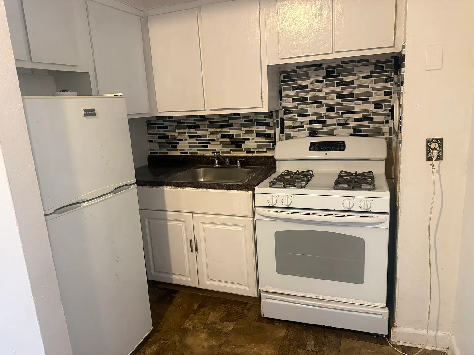 Studio, $1,700 — Photo 1